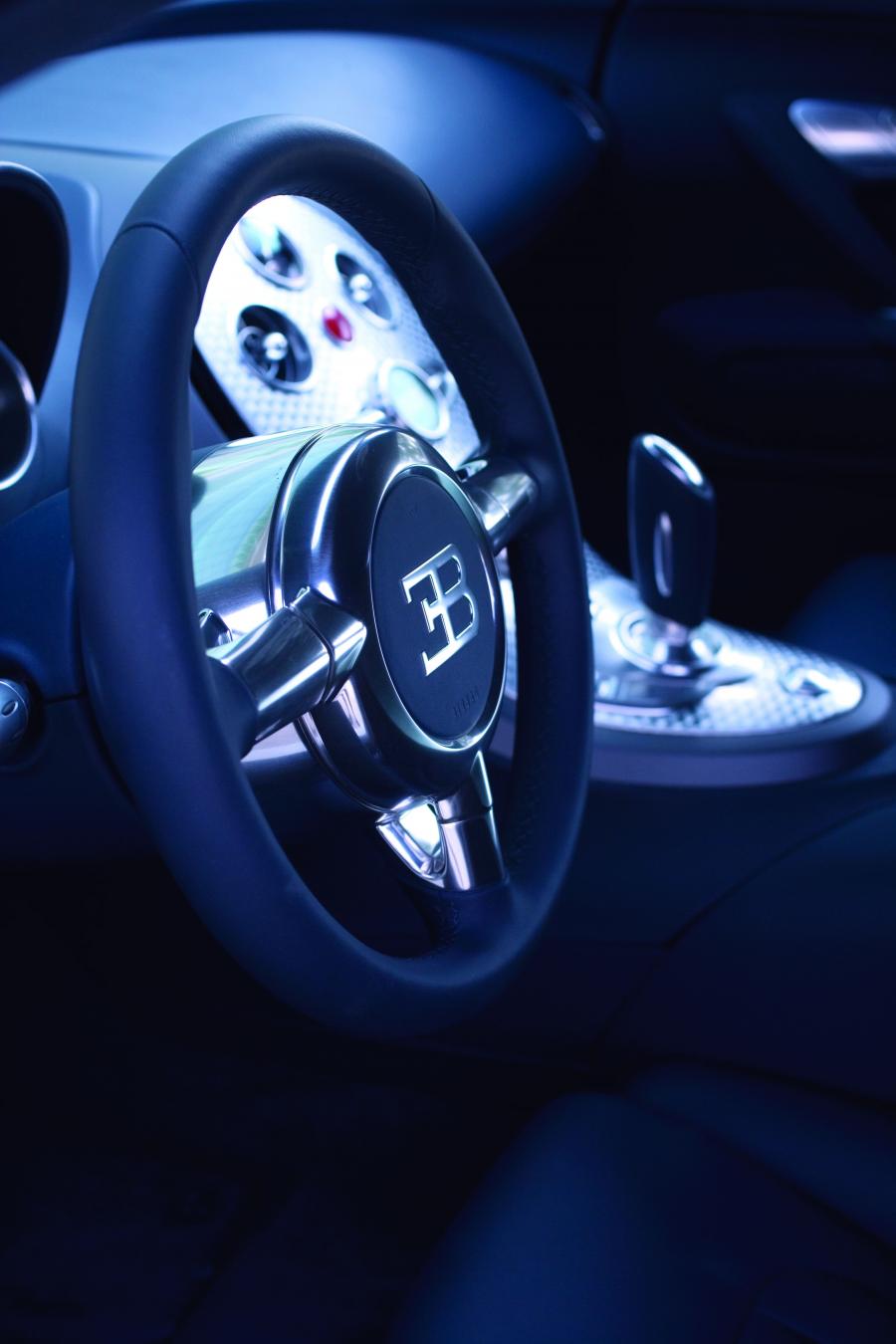  Bugatti Veyron 16.4 Centenaire 2009 года  (фото 58 из 130)